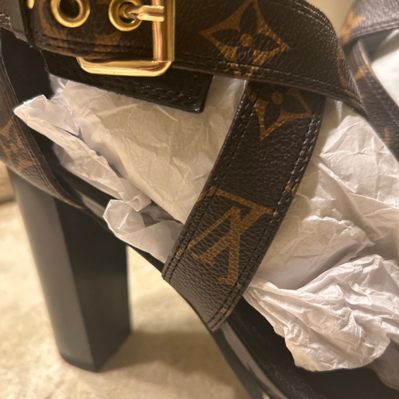 Very stylish inspired block heels platform - Picture 4 of 15